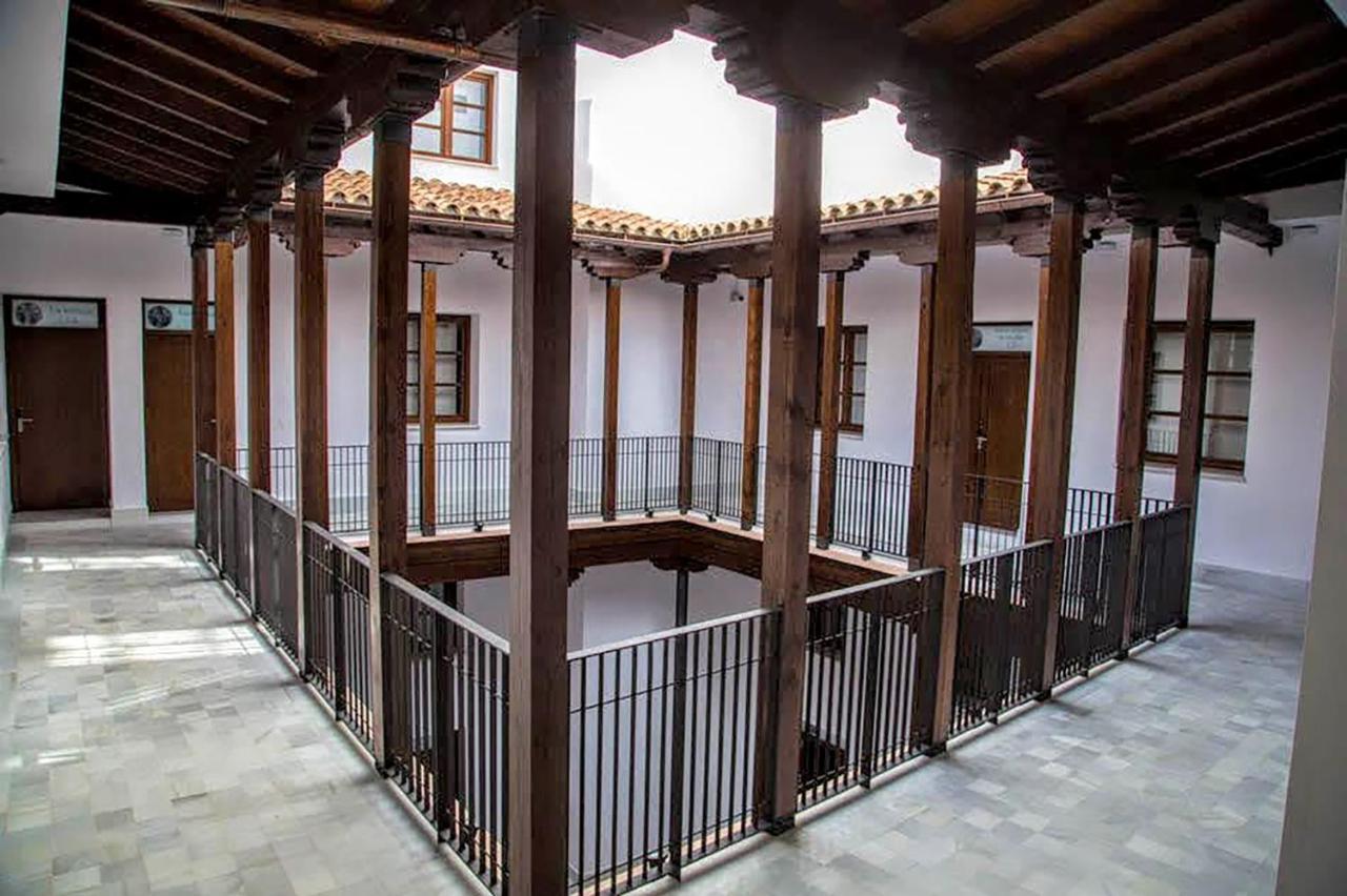 Palacio Del Siglo XVII Frente A Los Jardines De Murillo 세비야 외부 사진