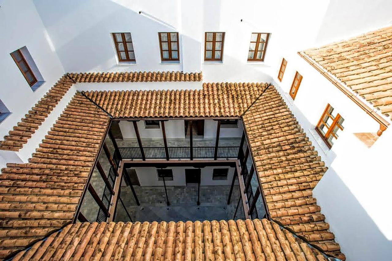 Palacio Del Siglo XVII Frente A Los Jardines De Murillo 세비야 외부 사진