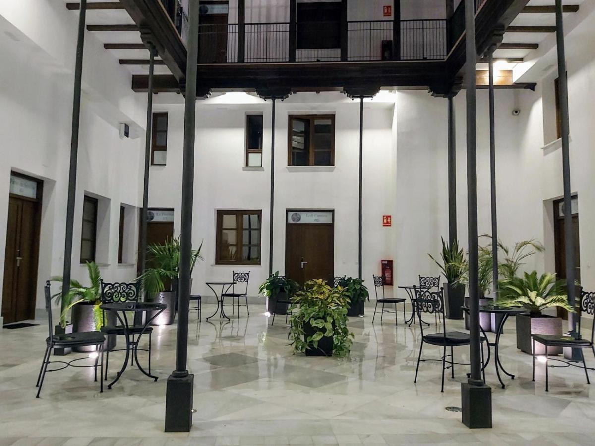 Palacio Del Siglo XVII Frente A Los Jardines De Murillo 세비야 외부 사진
